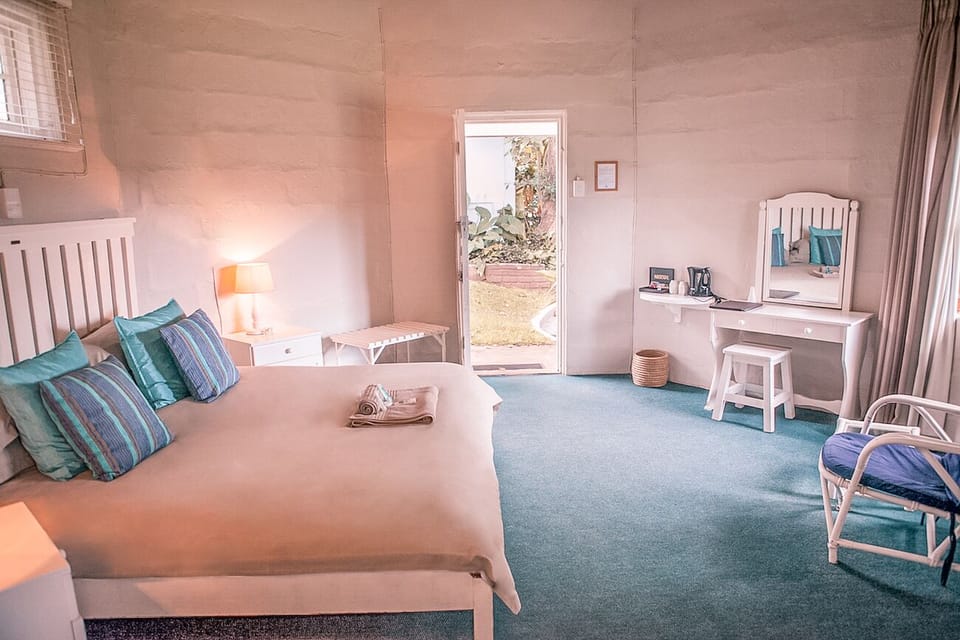 In-room safe, bed sheets