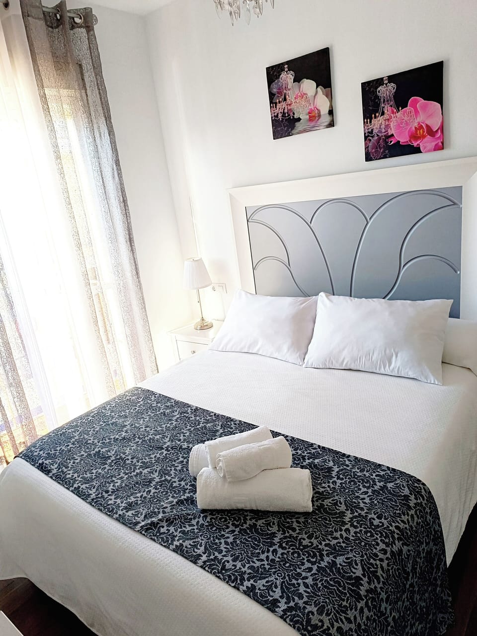 Deluxe Room (8) | Iron/ironing board, free WiFi, bed sheets