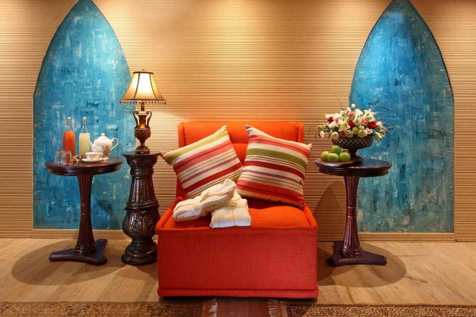 Couples treatment rooms, sauna, body treatments, facials