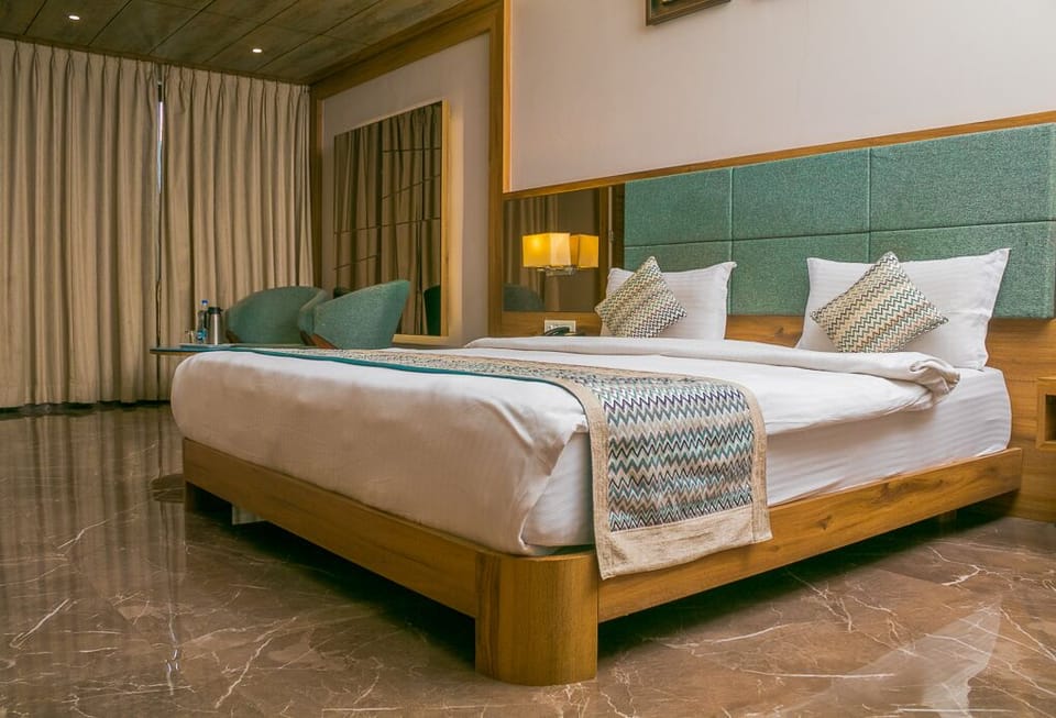 Basic Room, 1 King Bed | 1 bedroom, desk, soundproofing, free WiFi