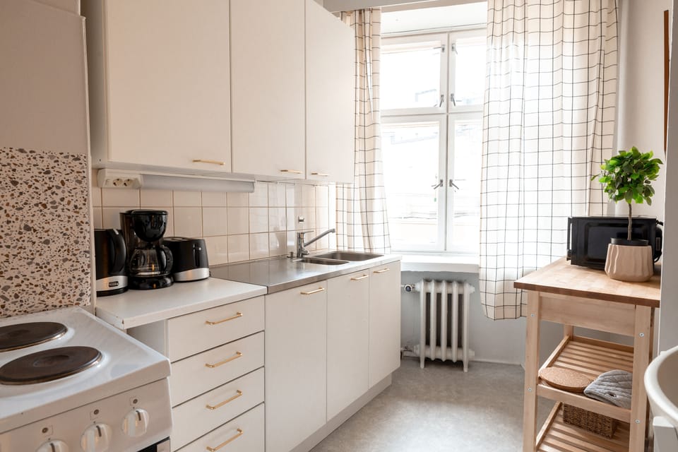 Comfort Apartment | Private kitchen | Coffee/tea maker, fridge, microwave, oven