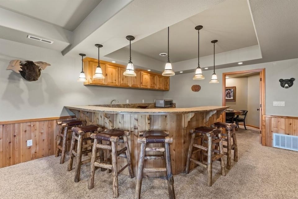 House, 6 Bedrooms | Dining
