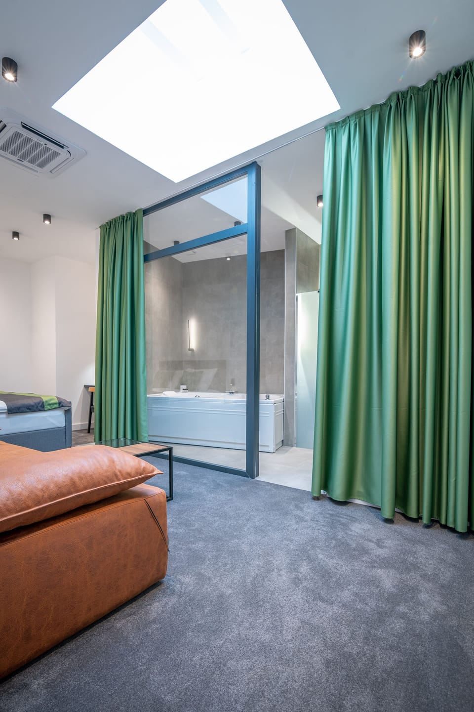 Family Room | Minibar, in-room safe, desk, soundproofing