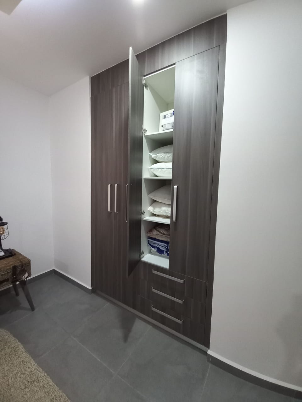 Deluxe Apartment, 1 Bedroom | 1 bedroom, iron/ironing board, free WiFi