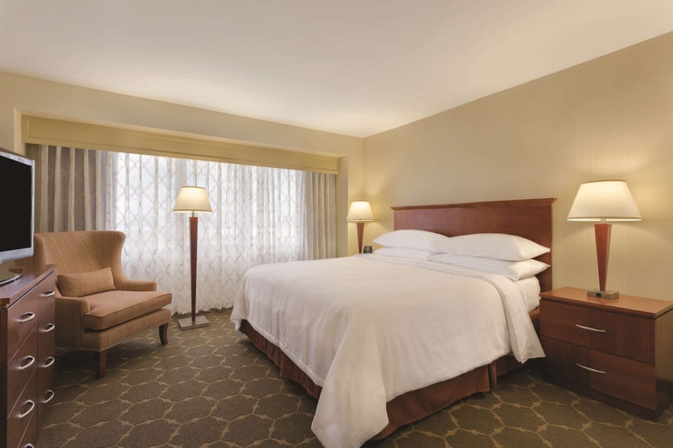 1 bedroom, premium bedding, in-room safe, desk