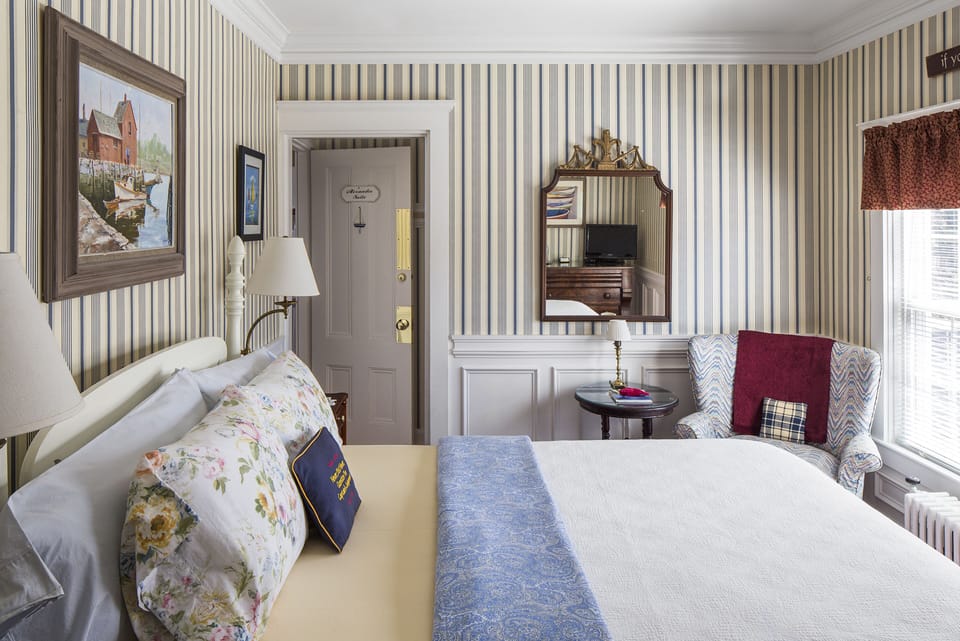 Suite, 2 Bedrooms | Premium bedding, pillowtop beds, iron/ironing board, WiFi (free)