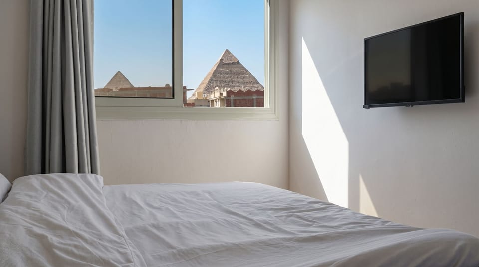 Superior Room, 1 Queen Bed, Smoking, Hill View | Hill view