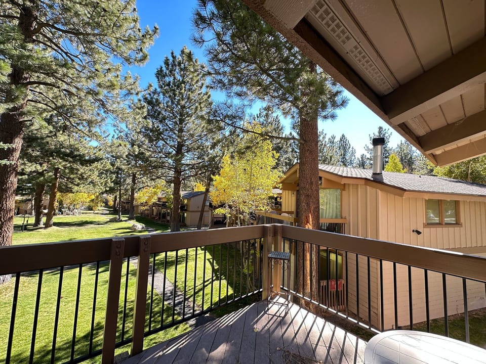 Condo, 2 Bedrooms | Property grounds