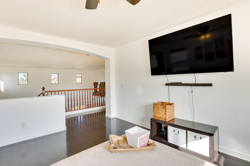 House (5 Bedrooms) | Interior