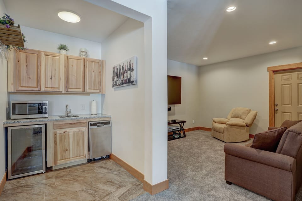 Premium House | Living area | Fireplace