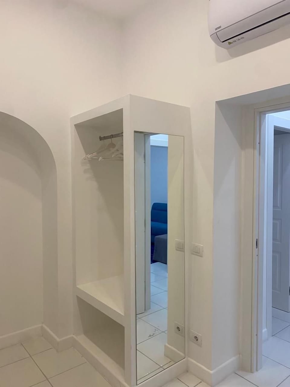 Grand Room, Multiple Beds | Free minibar, individually decorated, individually furnished, desk