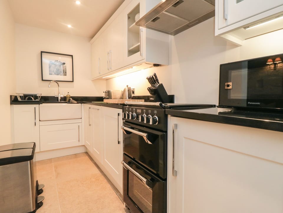 Fridge, dishwasher, electric kettle, toaster