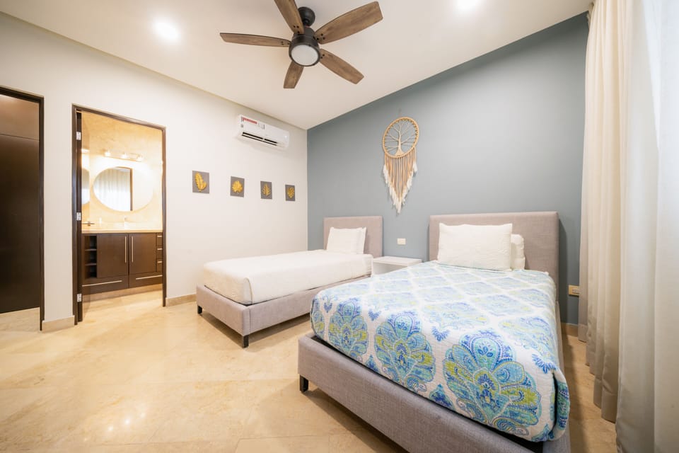 Design Apartment | 2 bedrooms, in-room safe, free WiFi