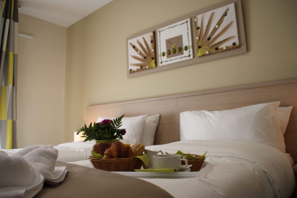 Minibar, in-room safe, individually decorated, individually furnished