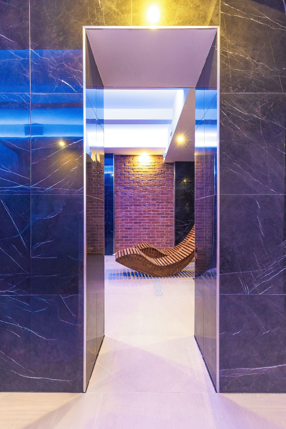 Sauna, hot tub, steam room