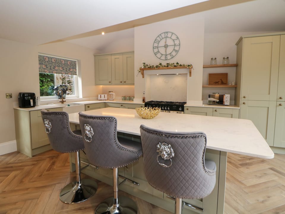 Fridge, dishwasher, electric kettle, toaster