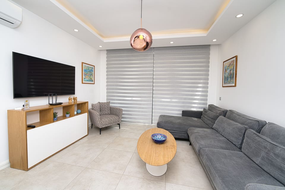 Exclusive Condo | Desk, WiFi (free)