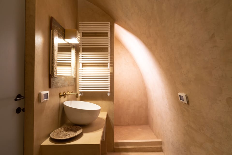 Superior Room | Bathroom | Free toiletries, hair dryer, bathrobes, slippers