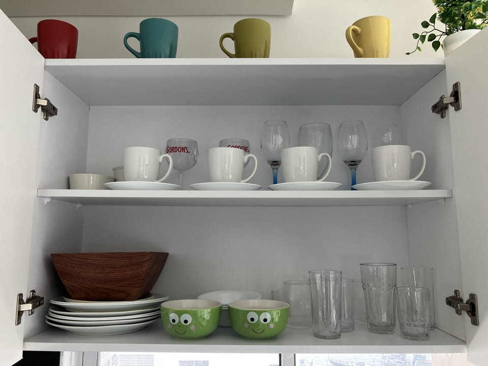 Full-size fridge, microwave, oven, toaster
