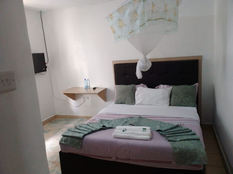 Standard Single Room | Soundproofing, free WiFi