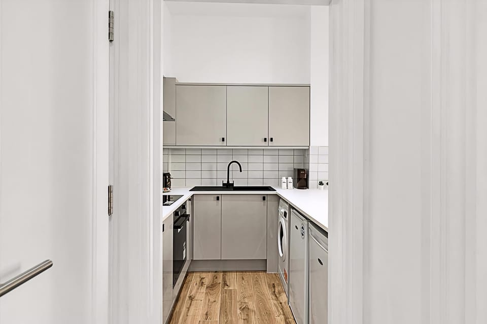 Apartment | Private kitchen | Fridge, microwave, oven, stovetop