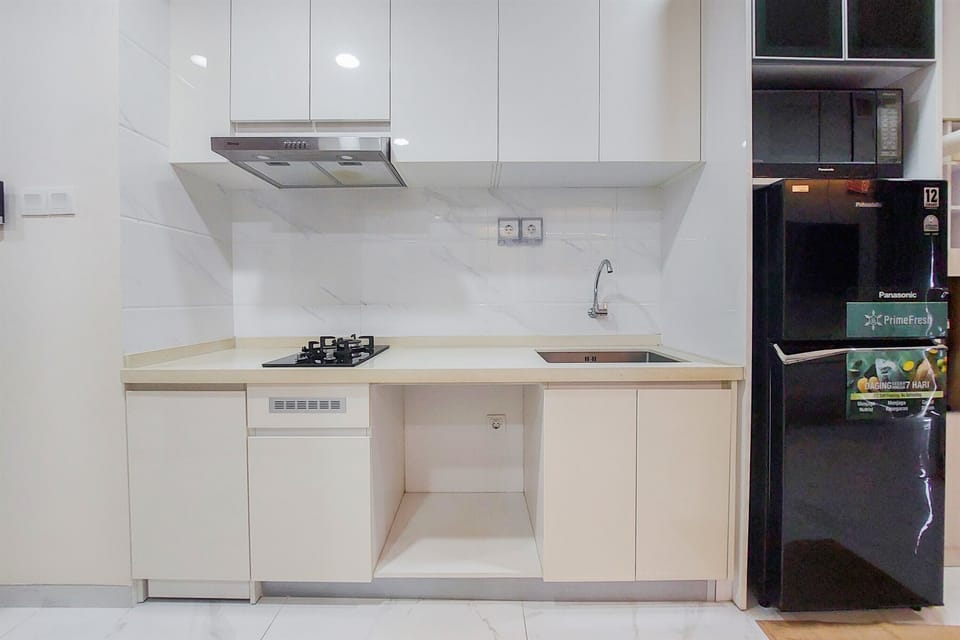 Apartment | Private kitchen | Full-size fridge, stovetop