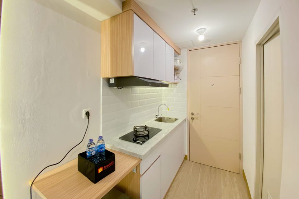 Studio | Private kitchen | Full-size fridge, stovetop