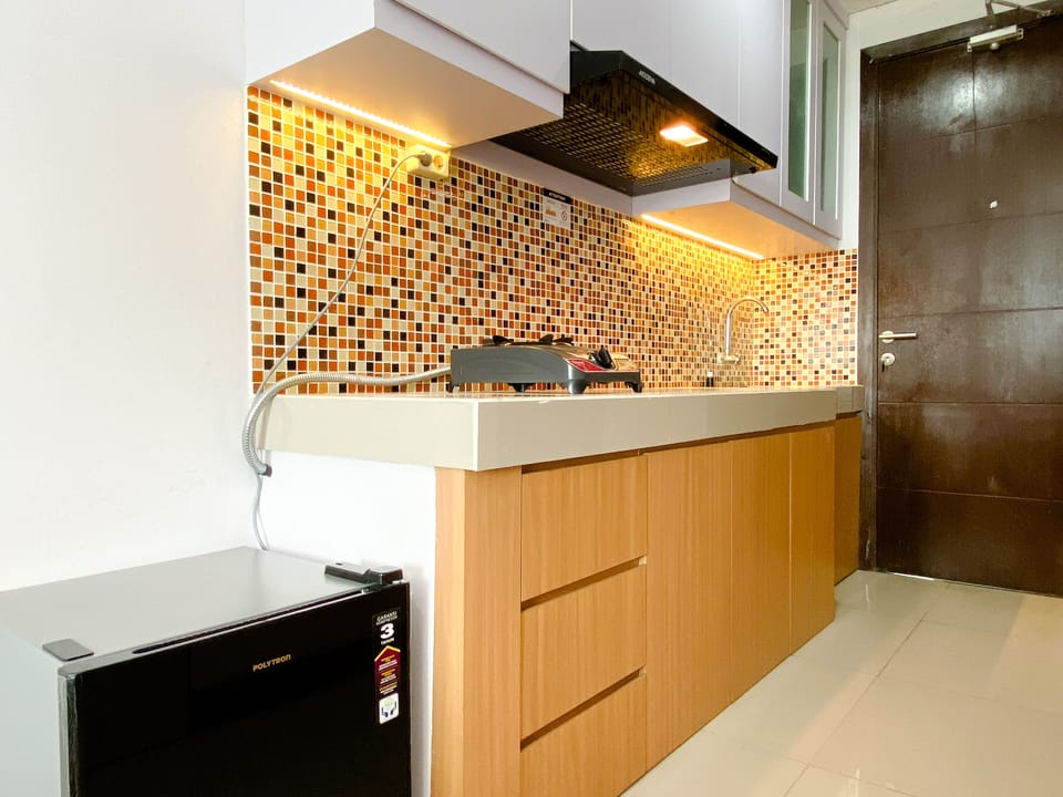 Studio | Private kitchen | Full-size fridge, stovetop