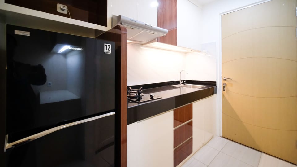 Studio | Private kitchen | Full-size fridge, stovetop