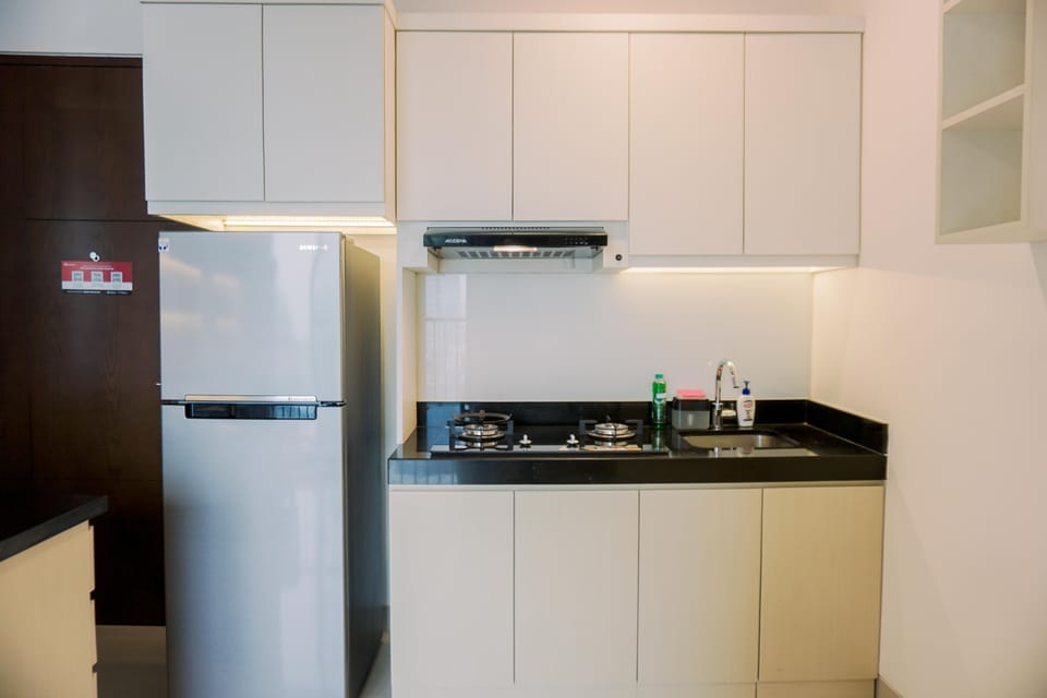 Apartment | Private kitchen | Full-size fridge, stovetop