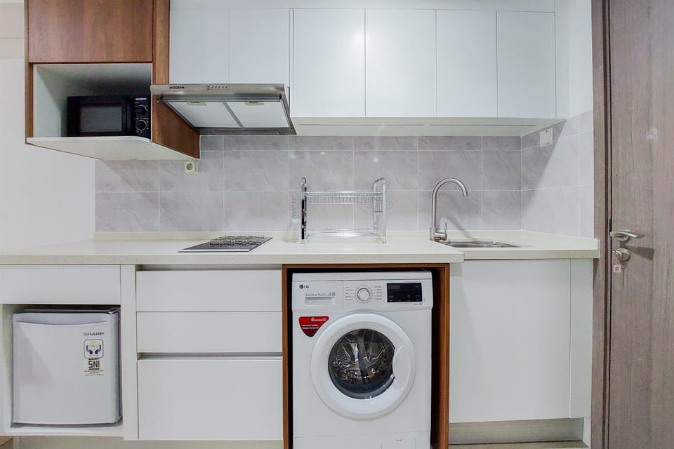 Studio | Private kitchen | Full-size fridge, stovetop