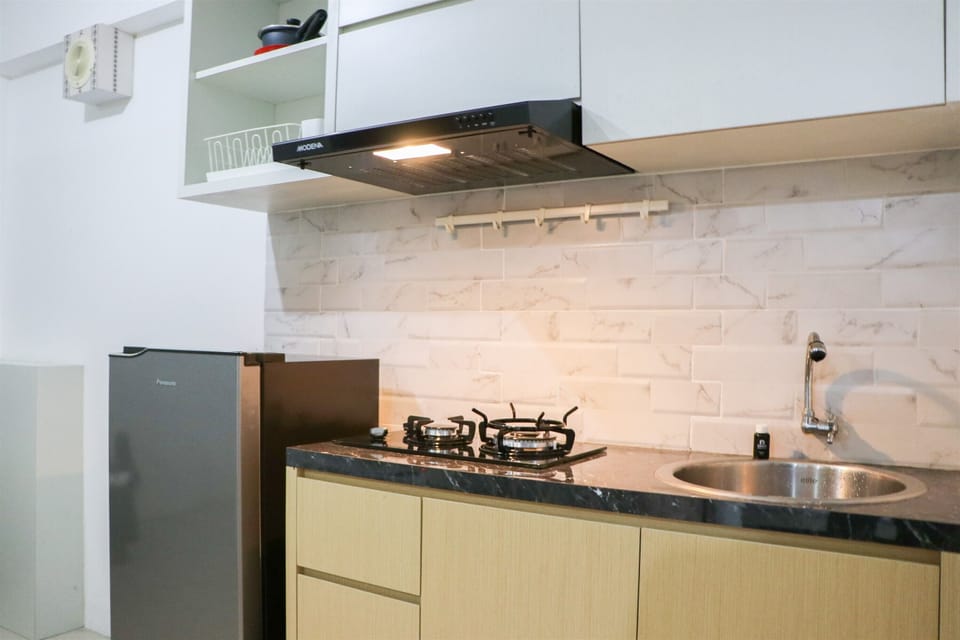 Apartment | Private kitchen | Full-size fridge, stovetop