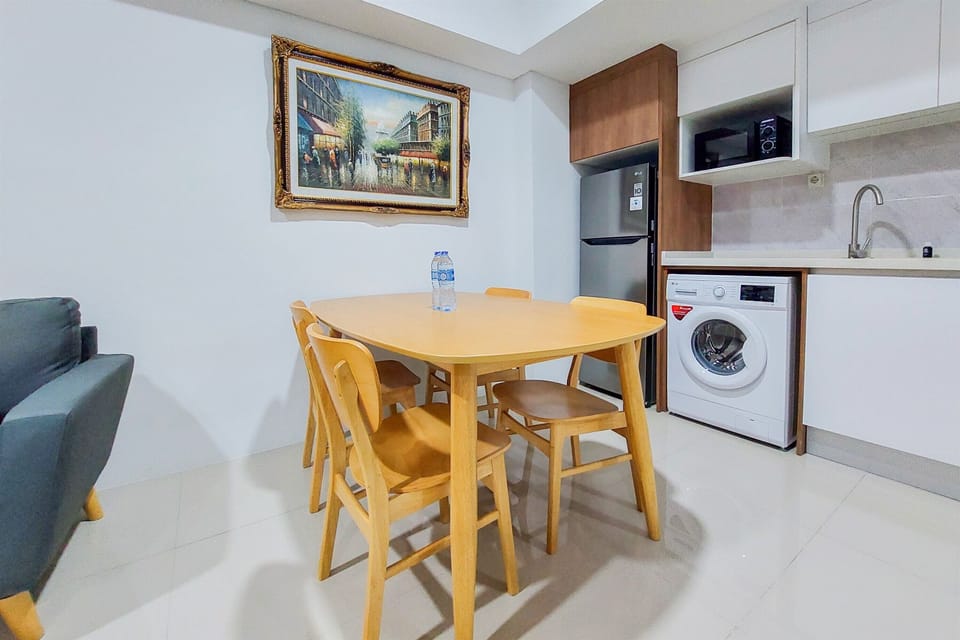Apartment | Private kitchen | Full-size fridge, stovetop