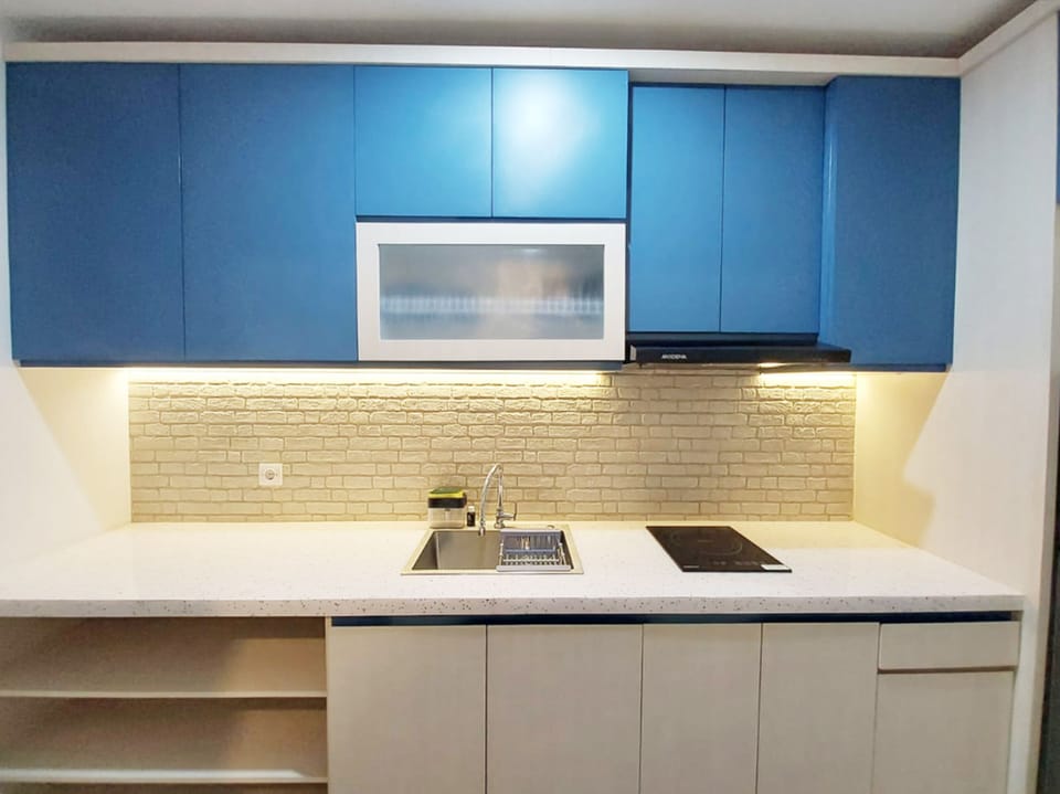 Studio | Private kitchen | Full-size fridge, stovetop