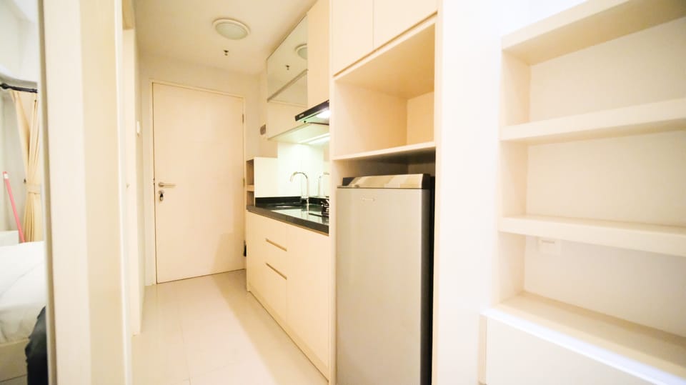 Studio | Private kitchen | Full-size fridge, stovetop