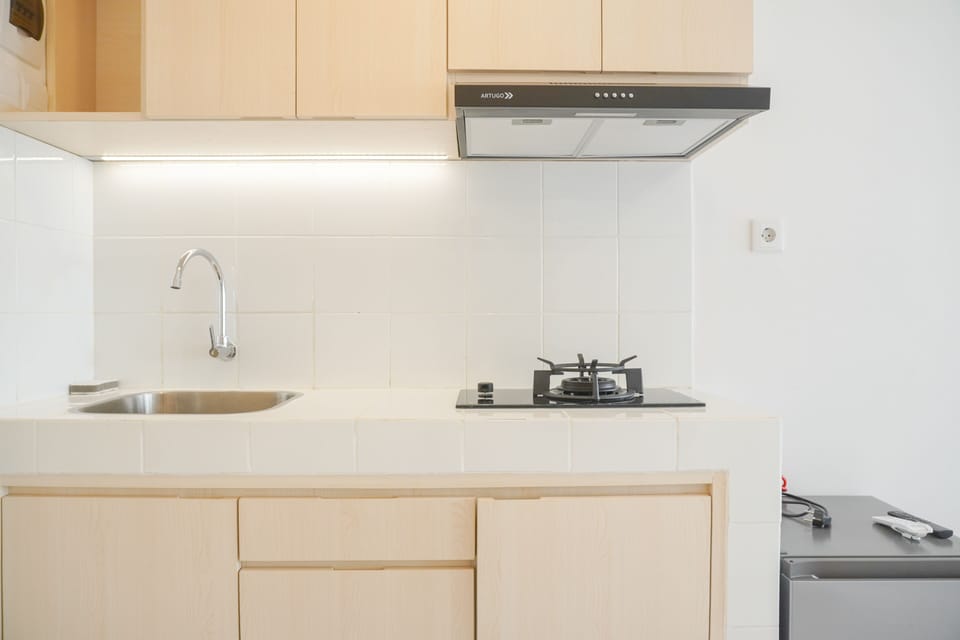 Studio | Private kitchen | Full-size fridge, stovetop