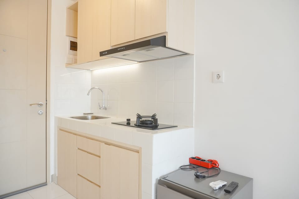 Studio | Private kitchen | Full-size fridge, stovetop