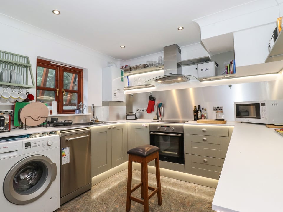 Fridge, dishwasher, electric kettle, toaster