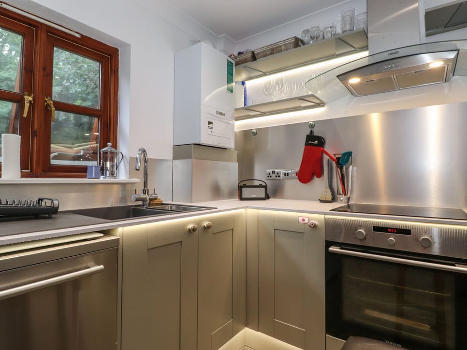 Fridge, dishwasher, electric kettle, toaster