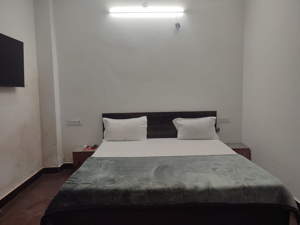Deluxe Room | 1 bedroom, free WiFi, bed sheets