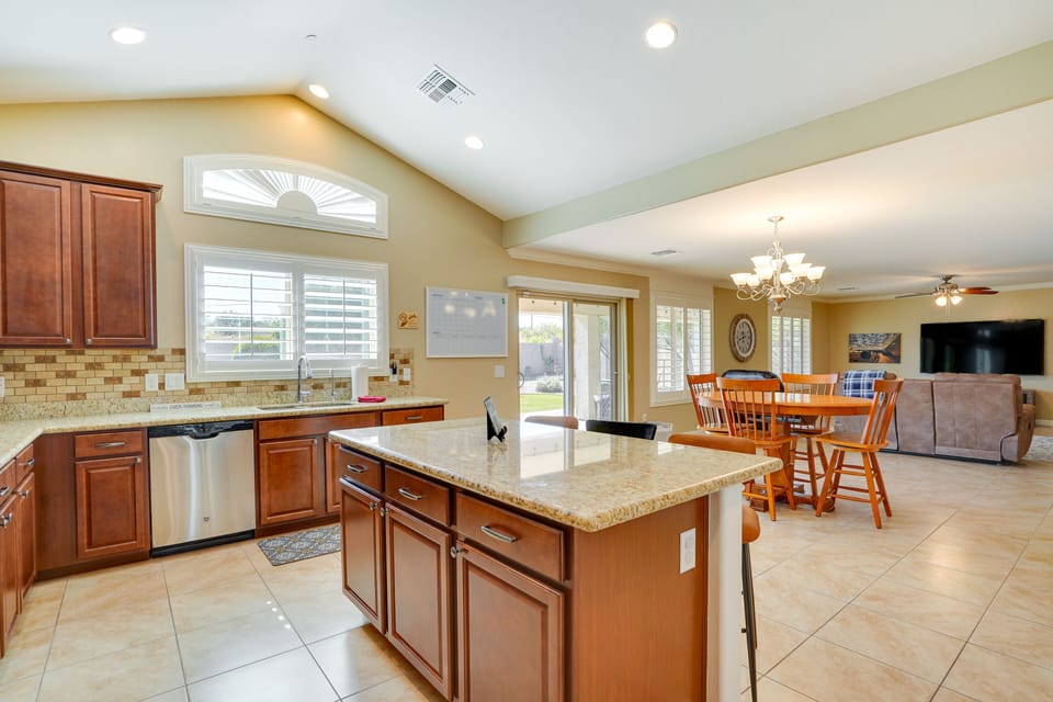 House (4 Bedrooms) | Interior