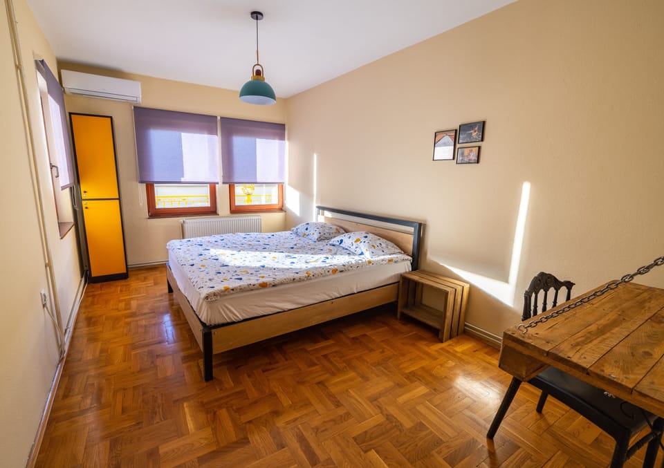 Basic Room | Desk, laptop workspace, free WiFi, bed sheets