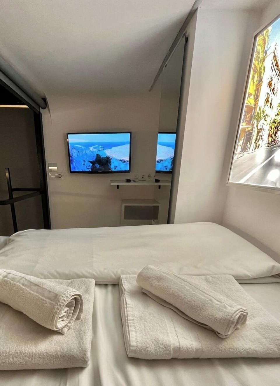 Desk, free WiFi, bed sheets