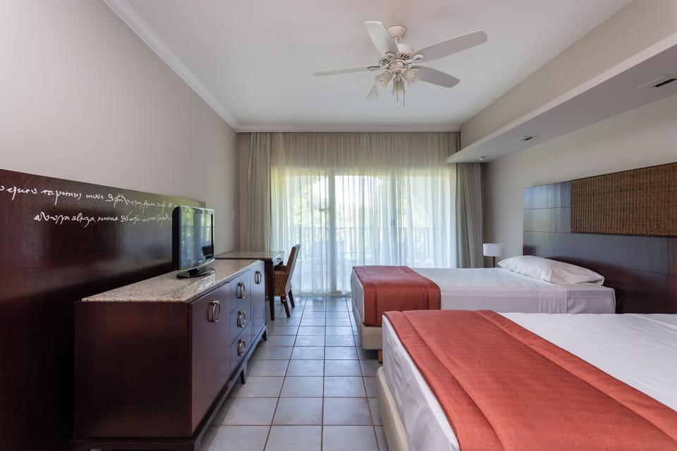 Free minibar, in-room safe, desk, laptop workspace