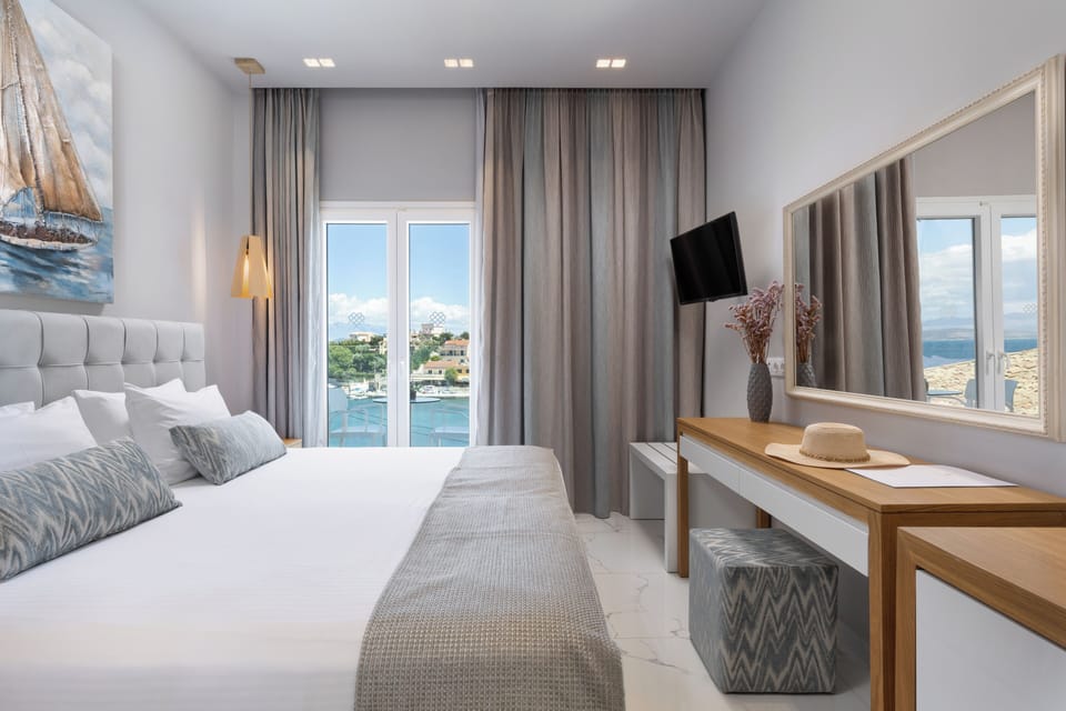 In-room safe, desk, blackout drapes, soundproofing