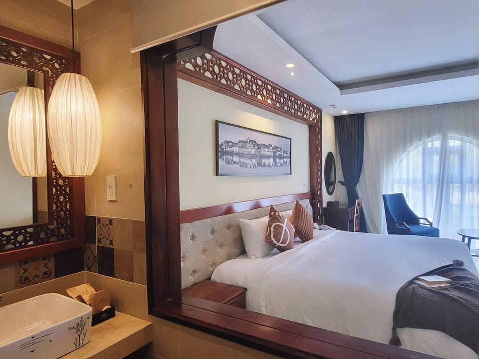 Superior Double or Twin Room | Pillowtop beds, minibar, in-room safe, desk