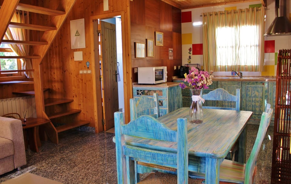 Chalet, 2 Bedrooms | Living area