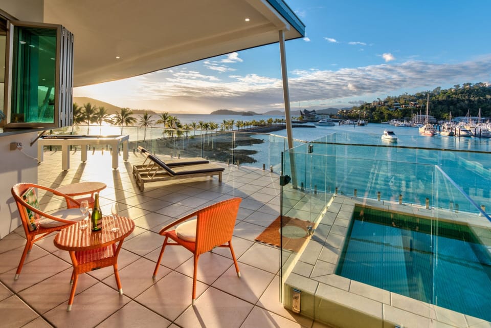 Luxury Apartment | Terrace/patio