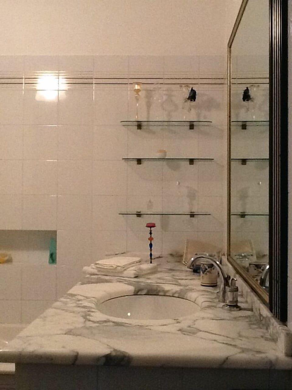 Bathroom sink