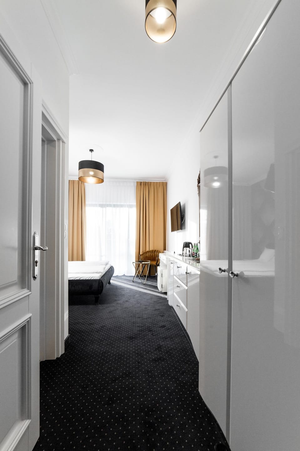 Deluxe Room | In-room safe, desk, soundproofing, iron/ironing board